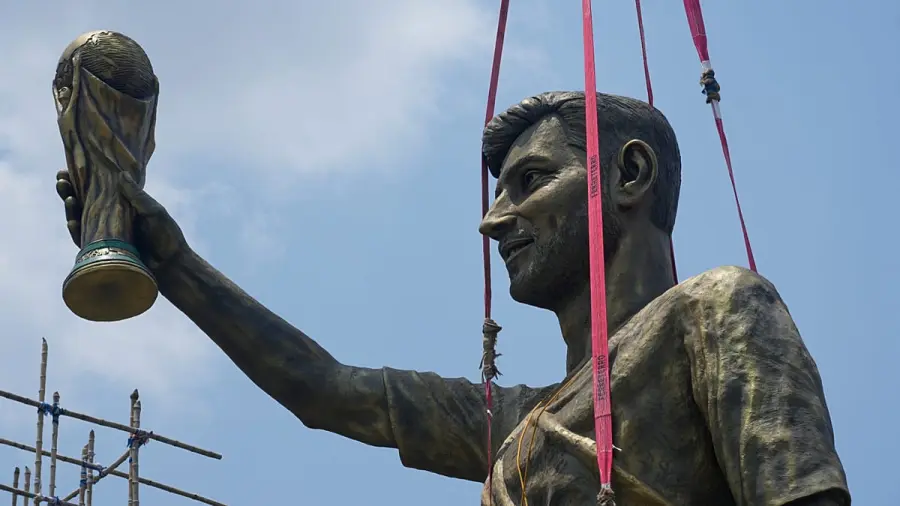Foto de Estatua GOAT de 21 m (Kolkata)