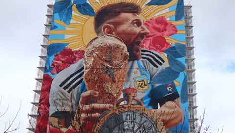 Foto de Messi con la Copa (CAM 100)