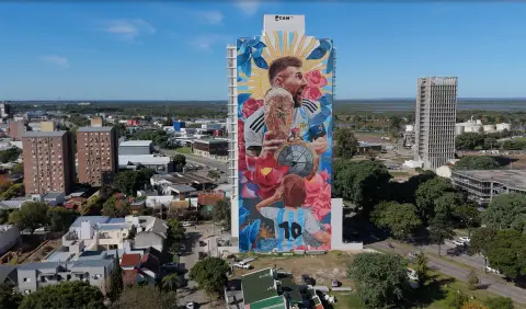 Foto de Messi con la Copa (CAM 100)