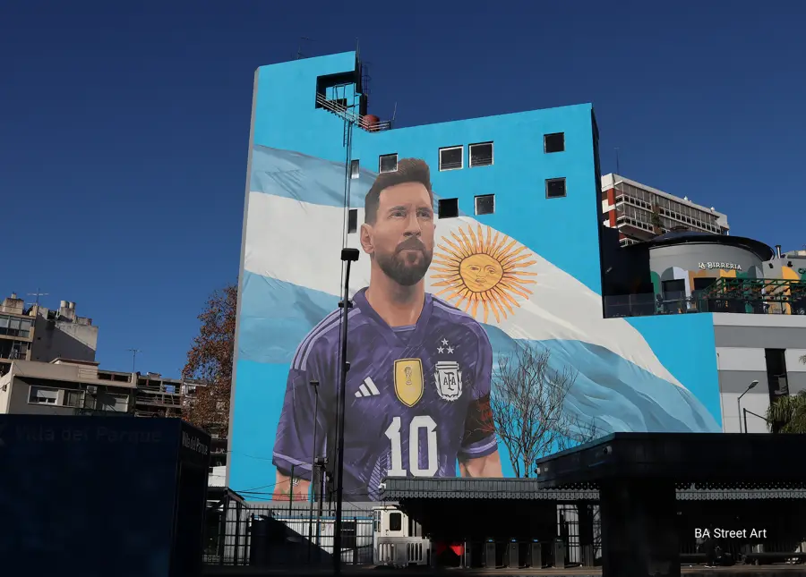 Foto de Messi en la estación Villa del Parque