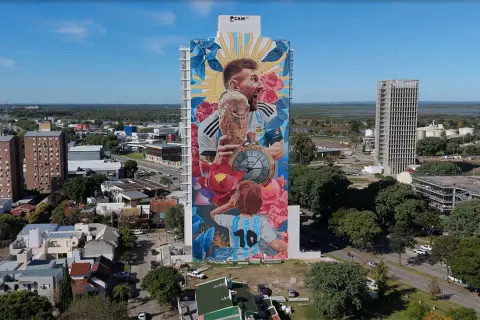 Foto de Messi con la Copa (CAM 100)