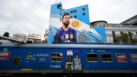 Foto de Messi en la estación Villa del Parque